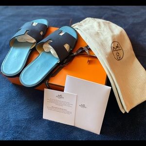 Hermès Izmir Sandal, Marine/Bleu Dorset, 42/9US